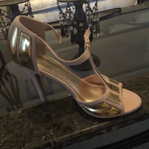 Very elegant shoes - Picture 2 of 4